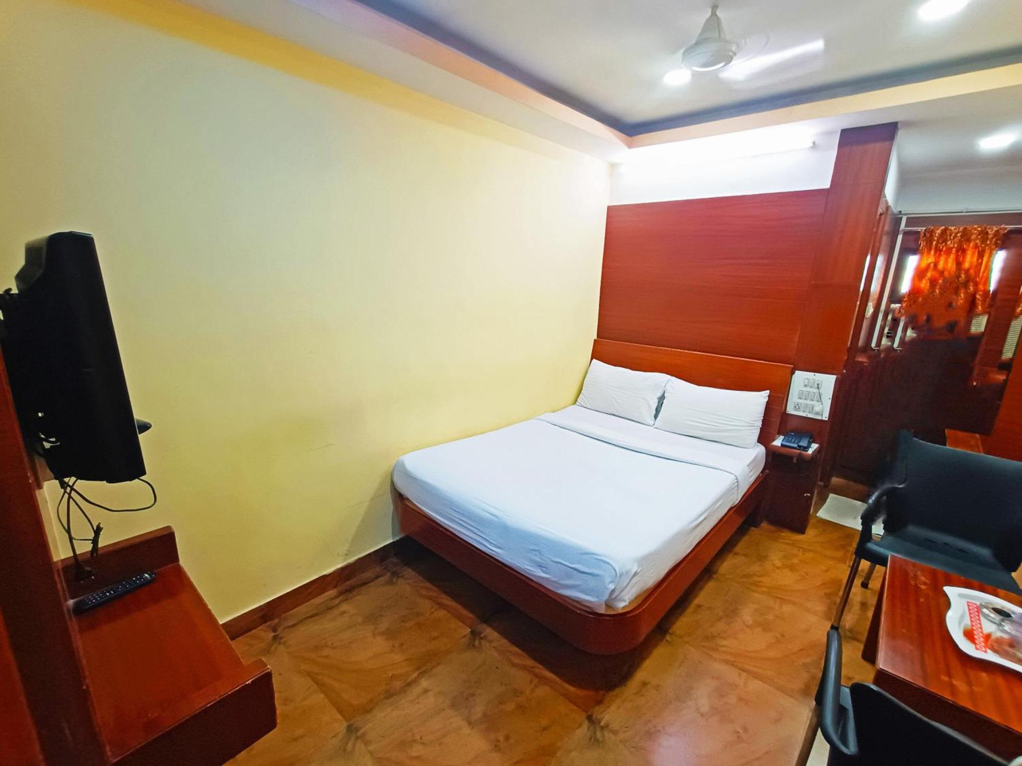 Pavithra Paradise Hotel Bangalore Buitenkant foto