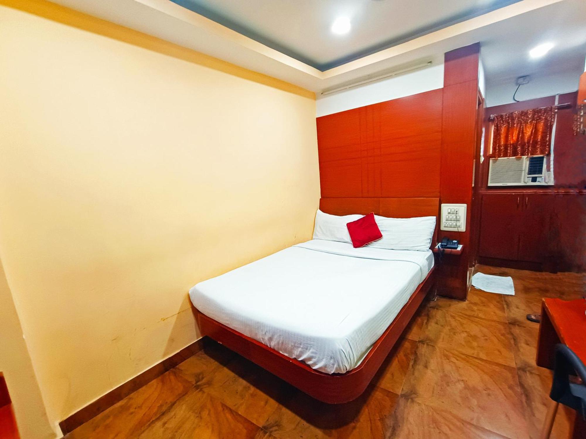 Pavithra Paradise Hotel Bangalore Buitenkant foto