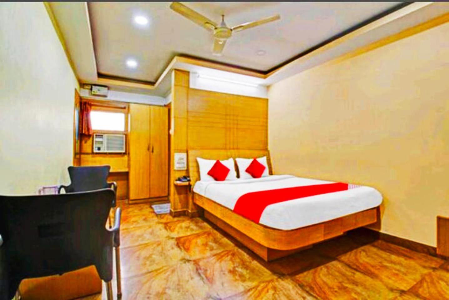 Pavithra Paradise Hotel Bangalore Buitenkant foto