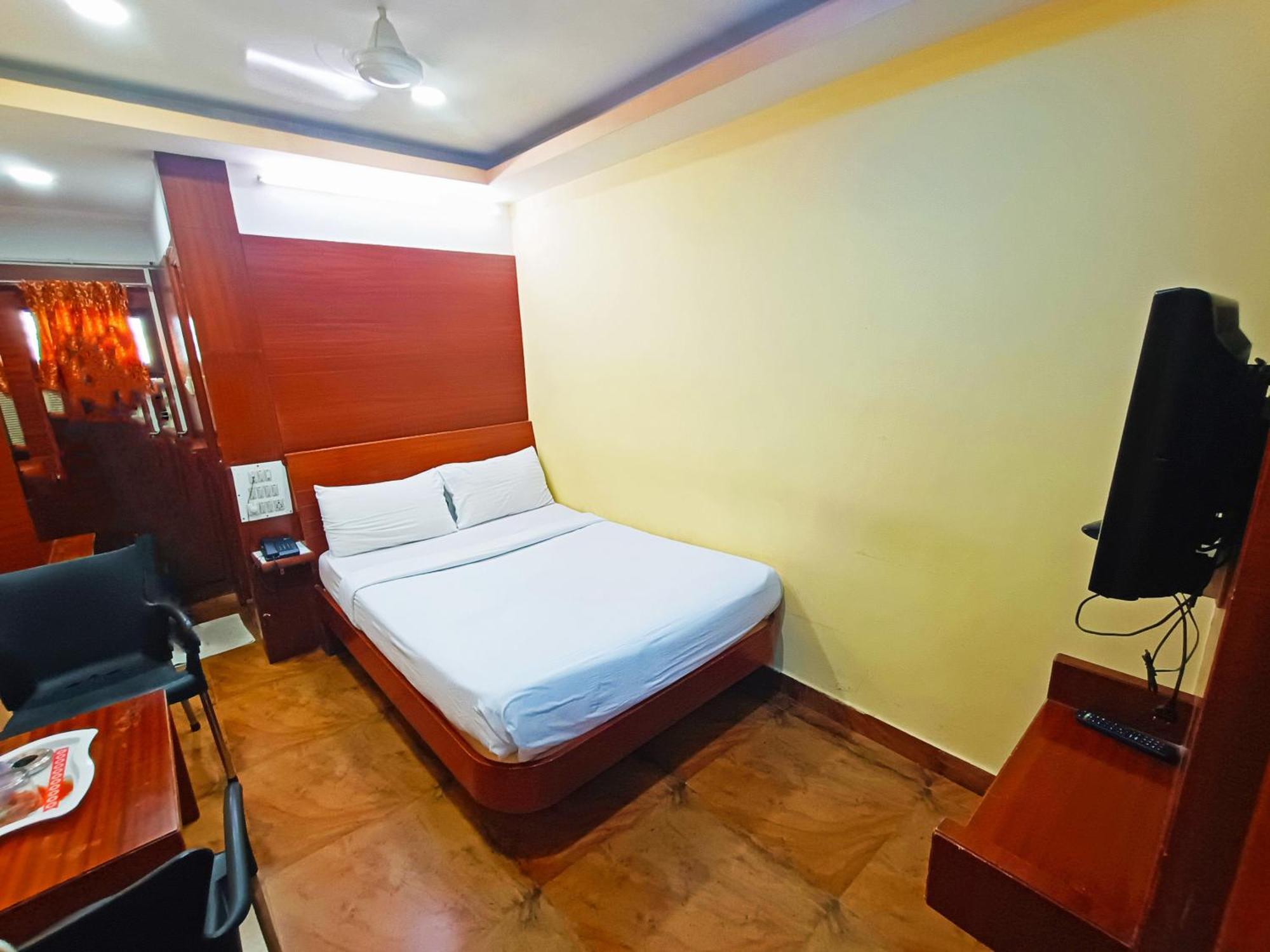 Pavithra Paradise Hotel Bangalore Buitenkant foto